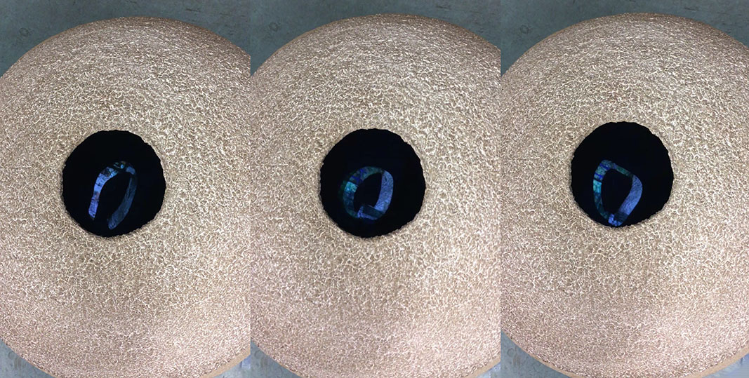 Die Wimpern, 2023, Farbiges Transparentpapier, Leuchttisch, 140 × 80 cm