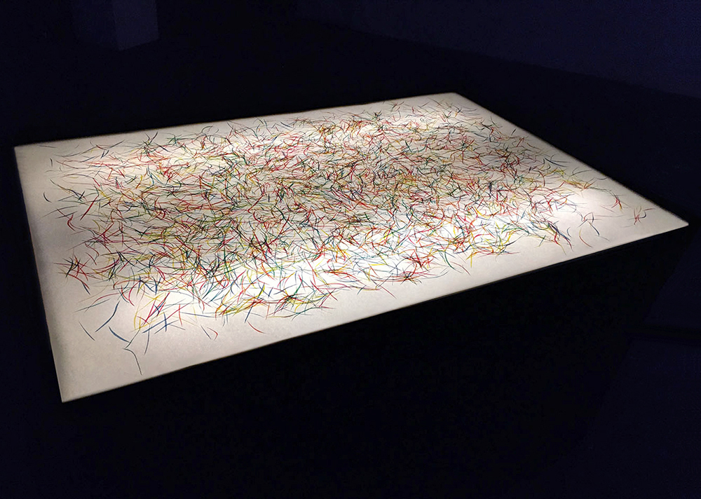 Die Wimpern, 2023, Farbiges Transparentpapier, Leuchttisch, 140 × 80 cm